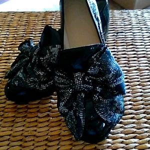 Botkier patent loafers with bows, size 8m, NWT